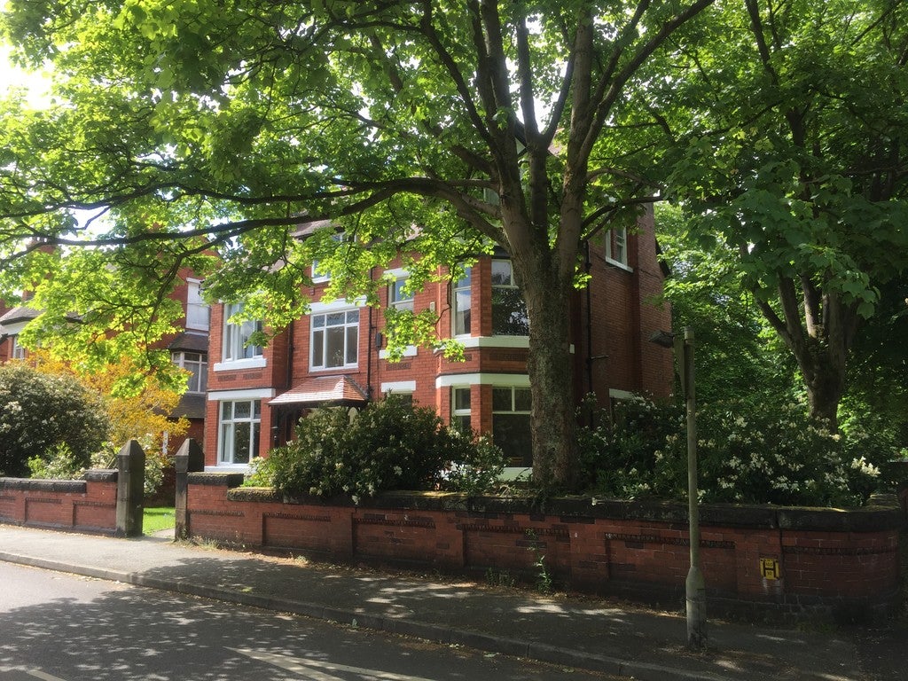 Flat Pine Road in Manchester