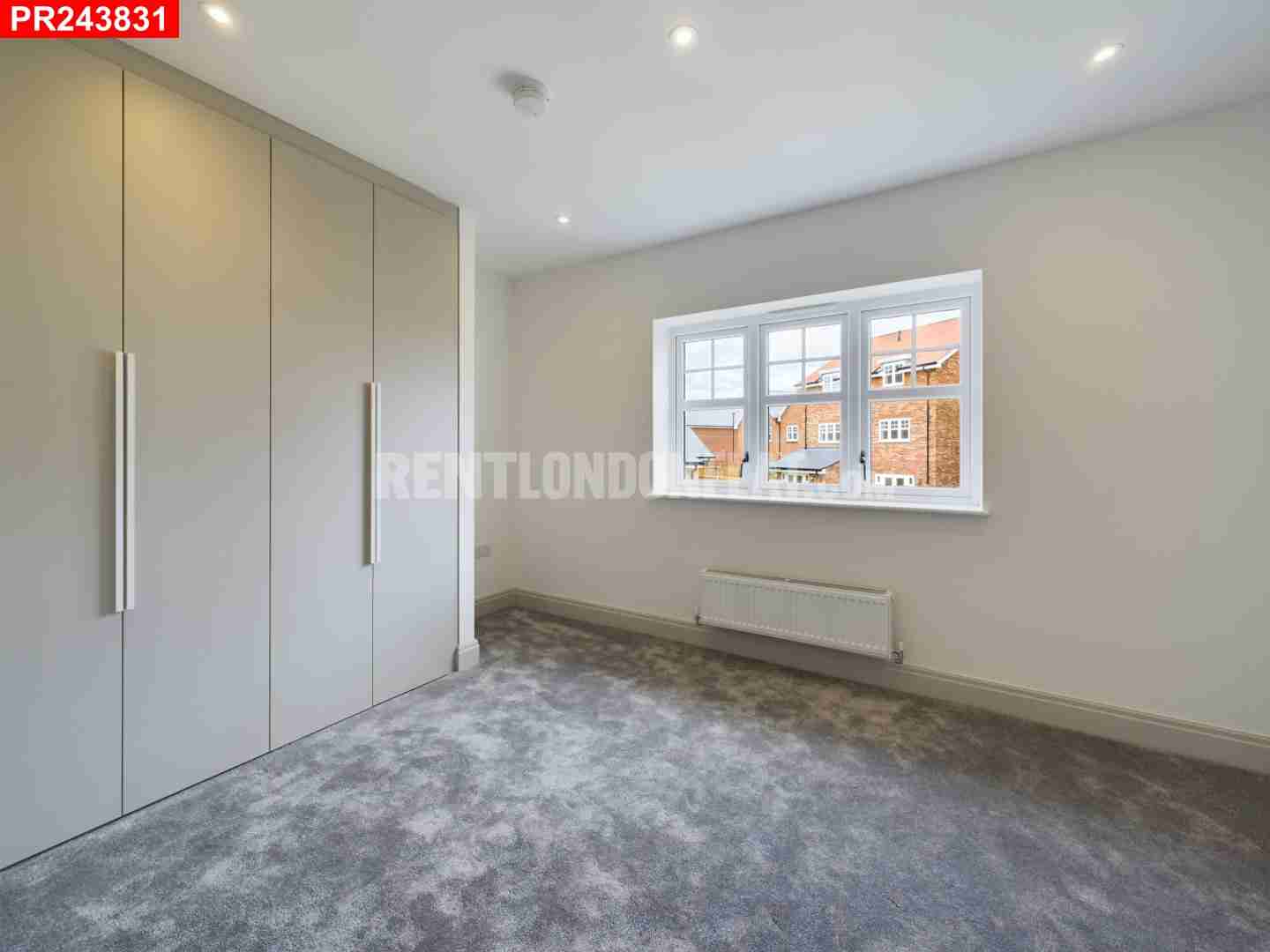 House Walnut Mews in Hart