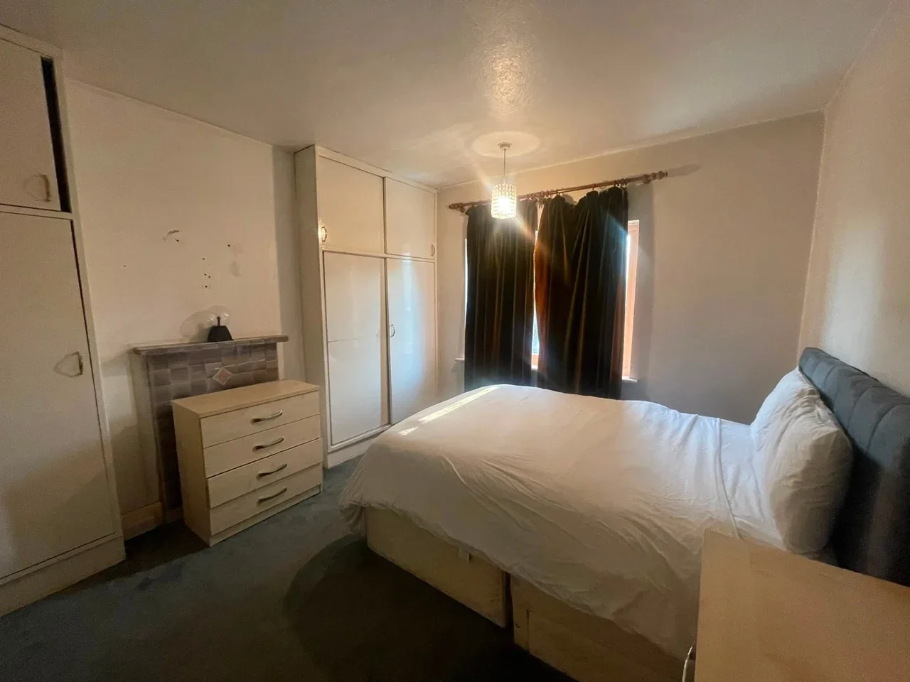 Room London Road in Greater London