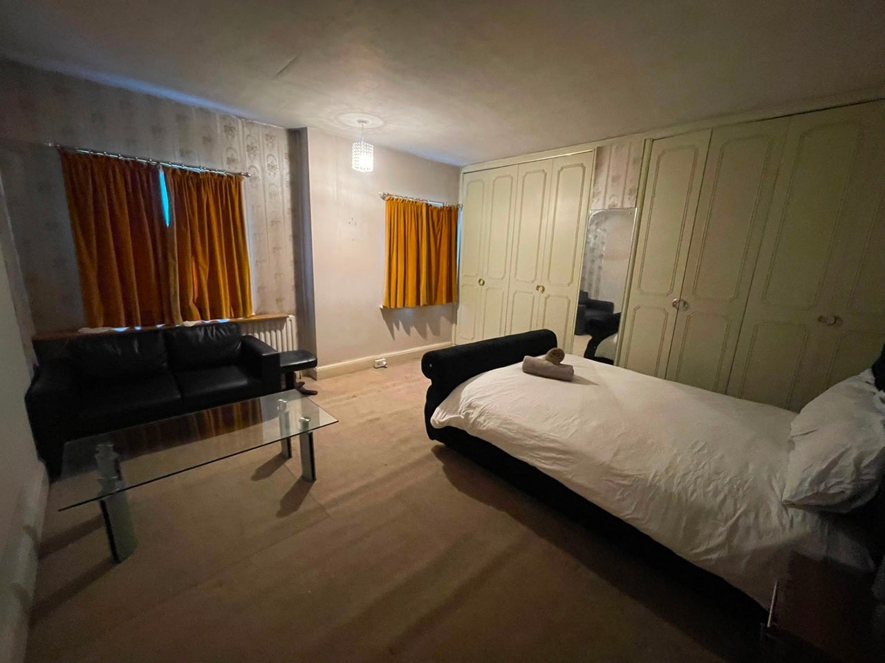 Room London Road in Greater London