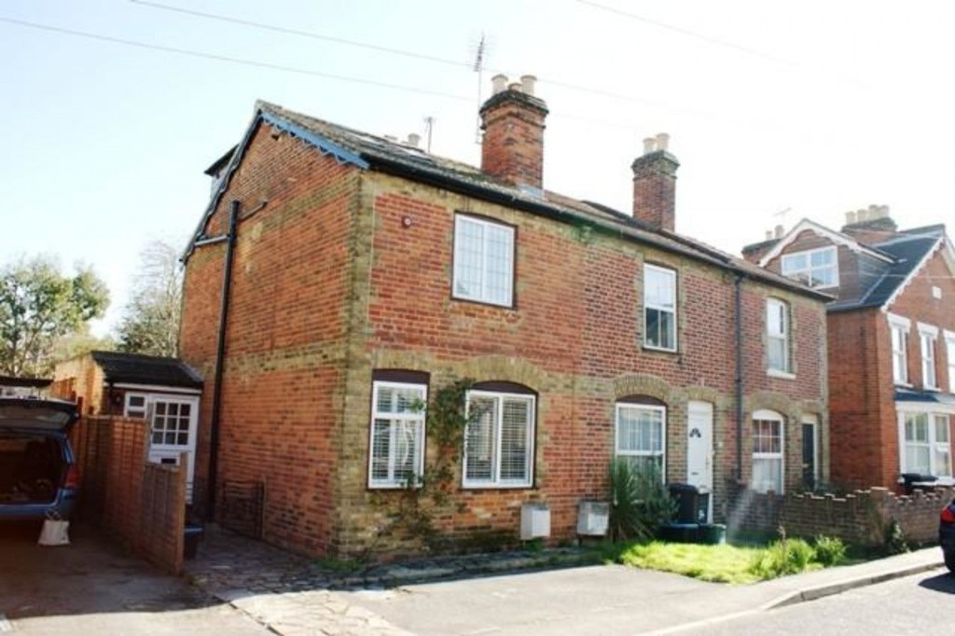 Room Clarence Street in Borough of Runnymede