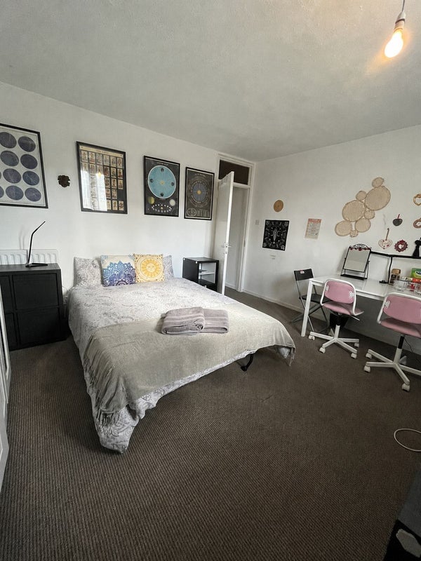 Room Queensdale Crescent in Greater London