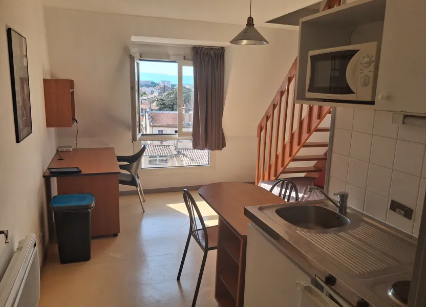 Flat Rue Jean-Louis Barrault in Valence