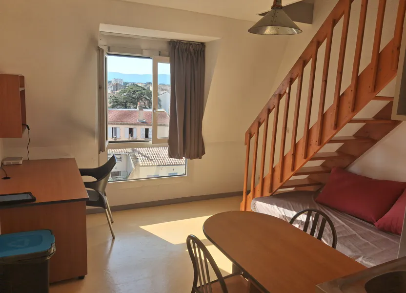 Flat Rue Jean-Louis Barrault in Valence