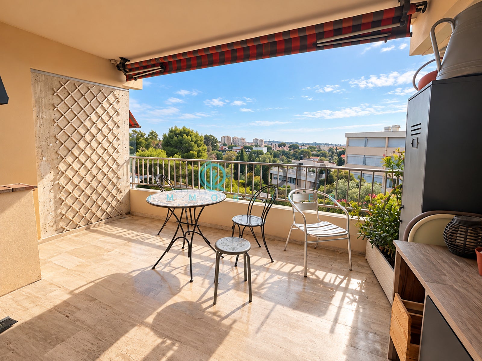 Flat Avenue de Cannes in Antibes