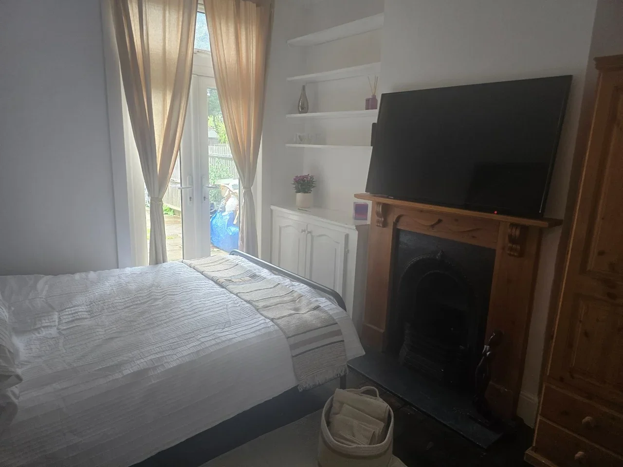 Room Westbury Road in Greater London
