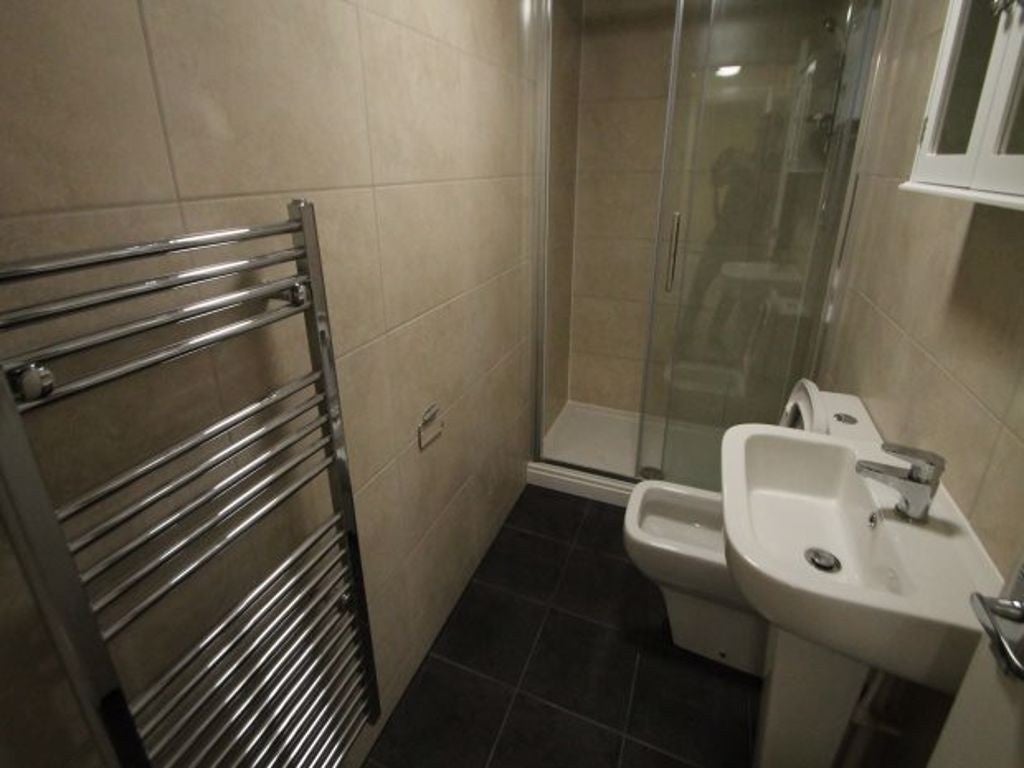 Flat Headingley Mount in Leeds