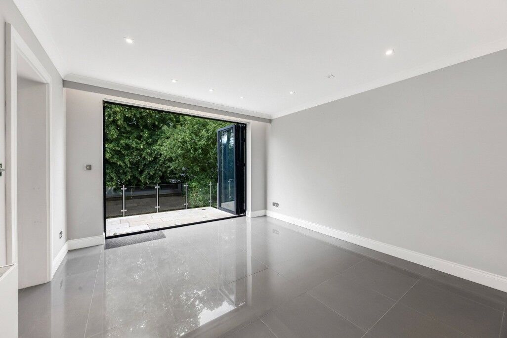 House Armitage Road in Greater London