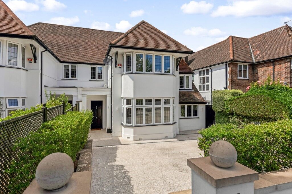 House Armitage Road in Greater London