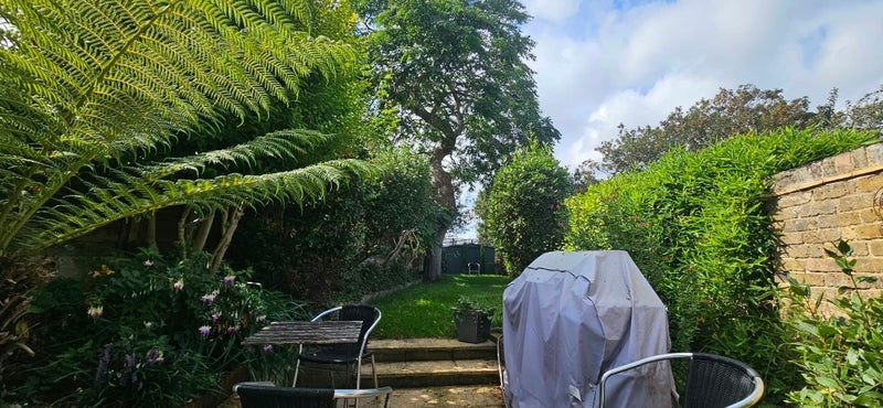 Room Lakedale Road in Greater London