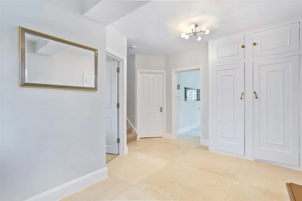 House Harefield Avenue in Epsom and Ewell