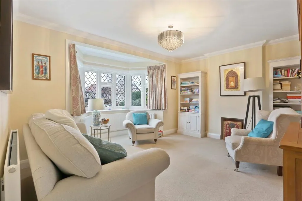 House Harefield Avenue in Epsom and Ewell