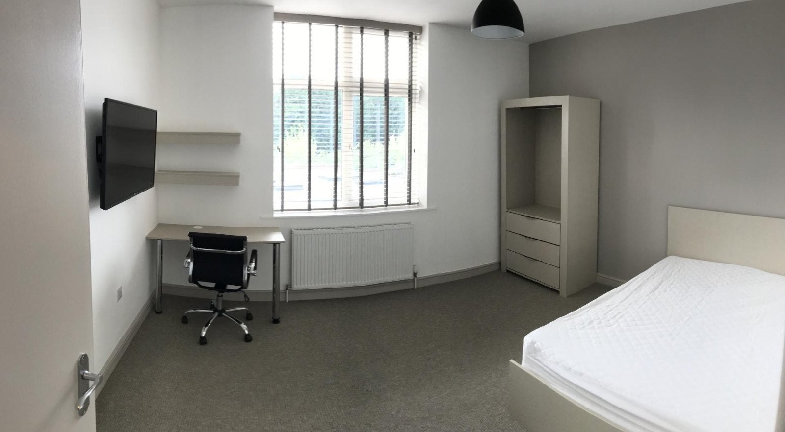 Room Rectory Place in Charnwood