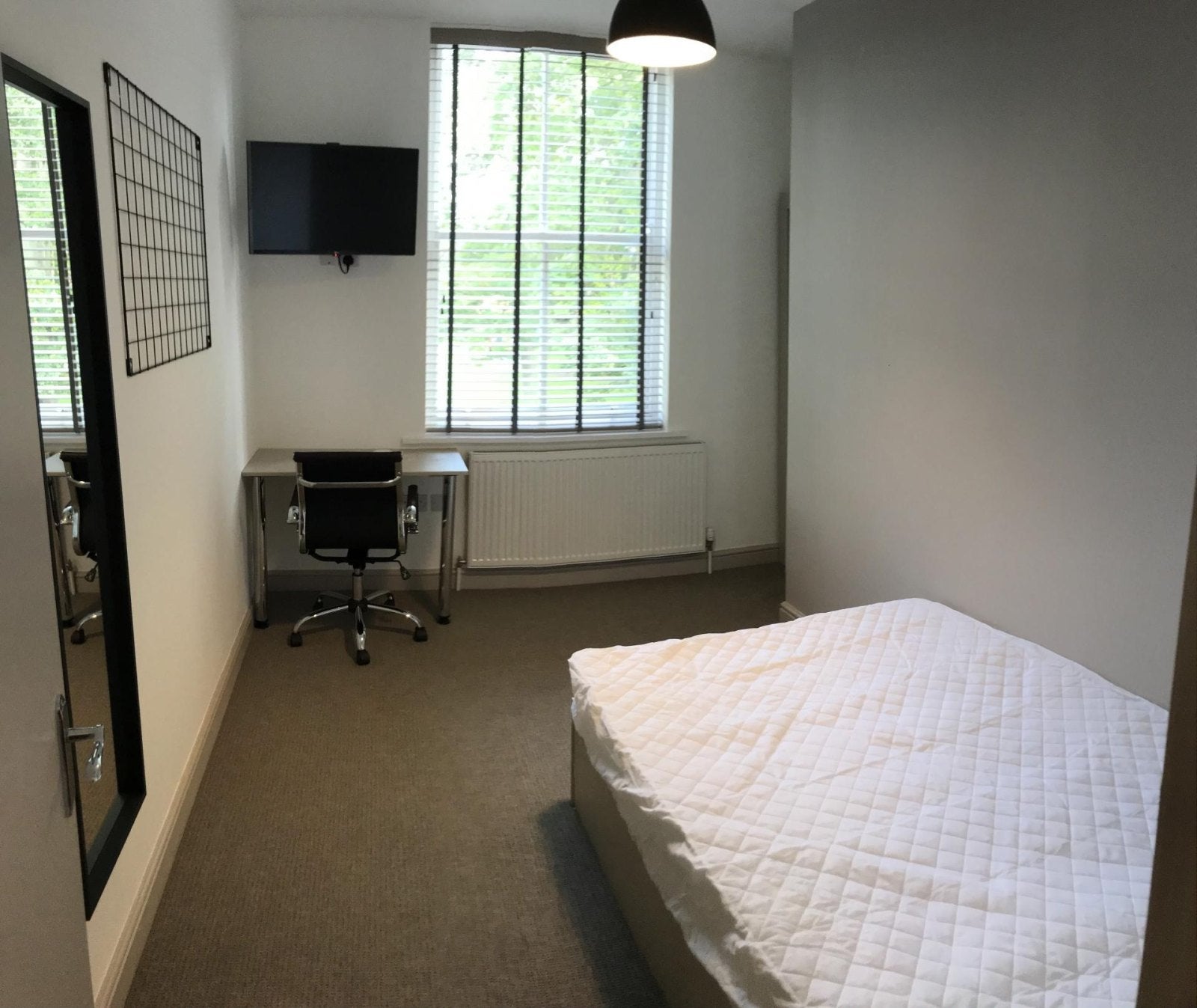 Room Rectory Place in Charnwood