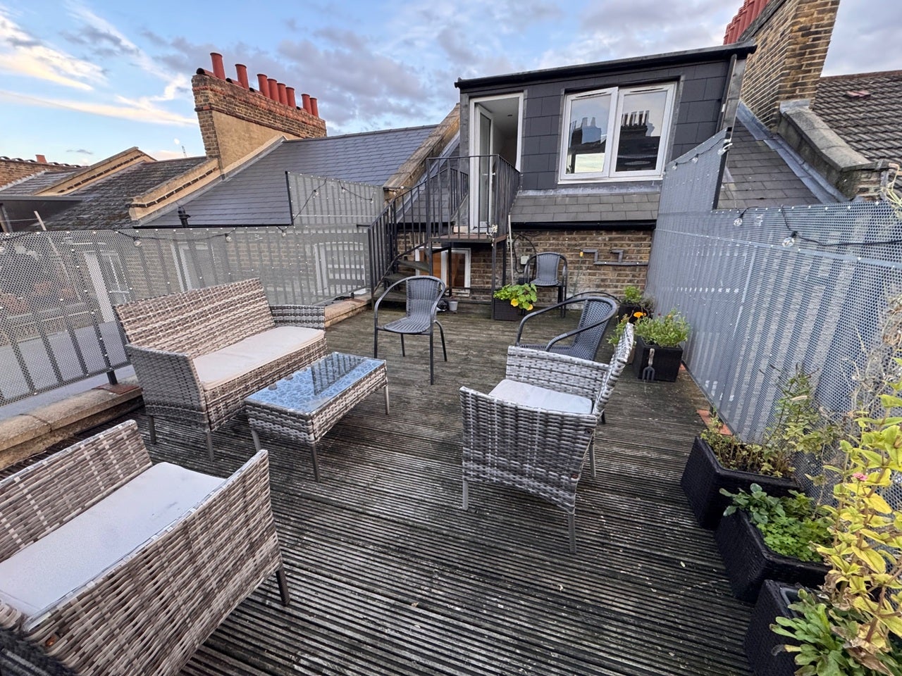 Flat Saltoun Road in Greater London
