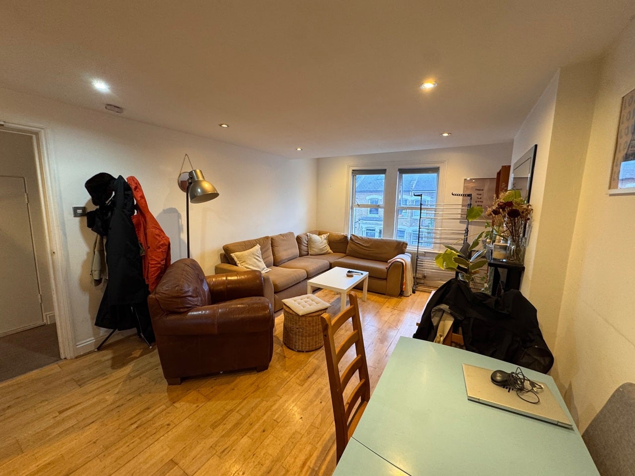 Flat Saltoun Road in Greater London