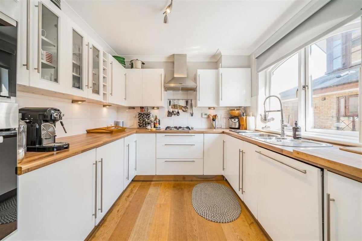 House Goodhart Place in Greater London