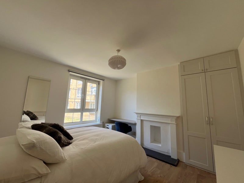 Room Garnet Street in Greater London