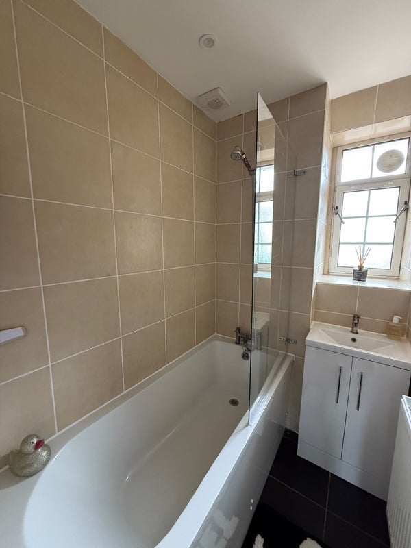 Room Garnet Street in Greater London