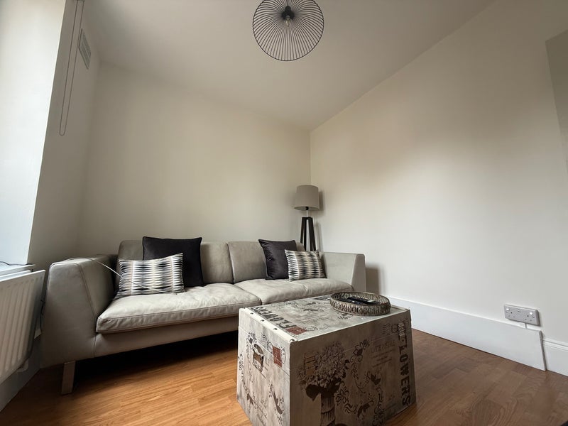Room Garnet Street in Greater London