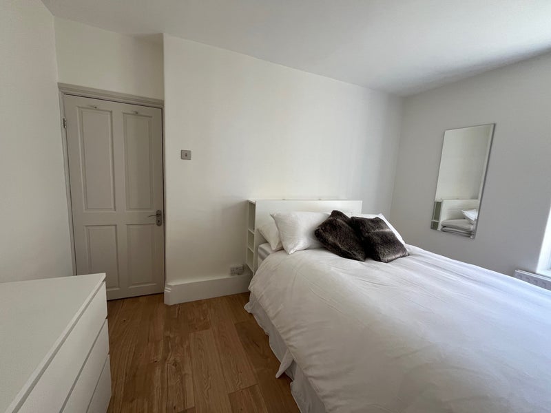 Room Garnet Street in Greater London