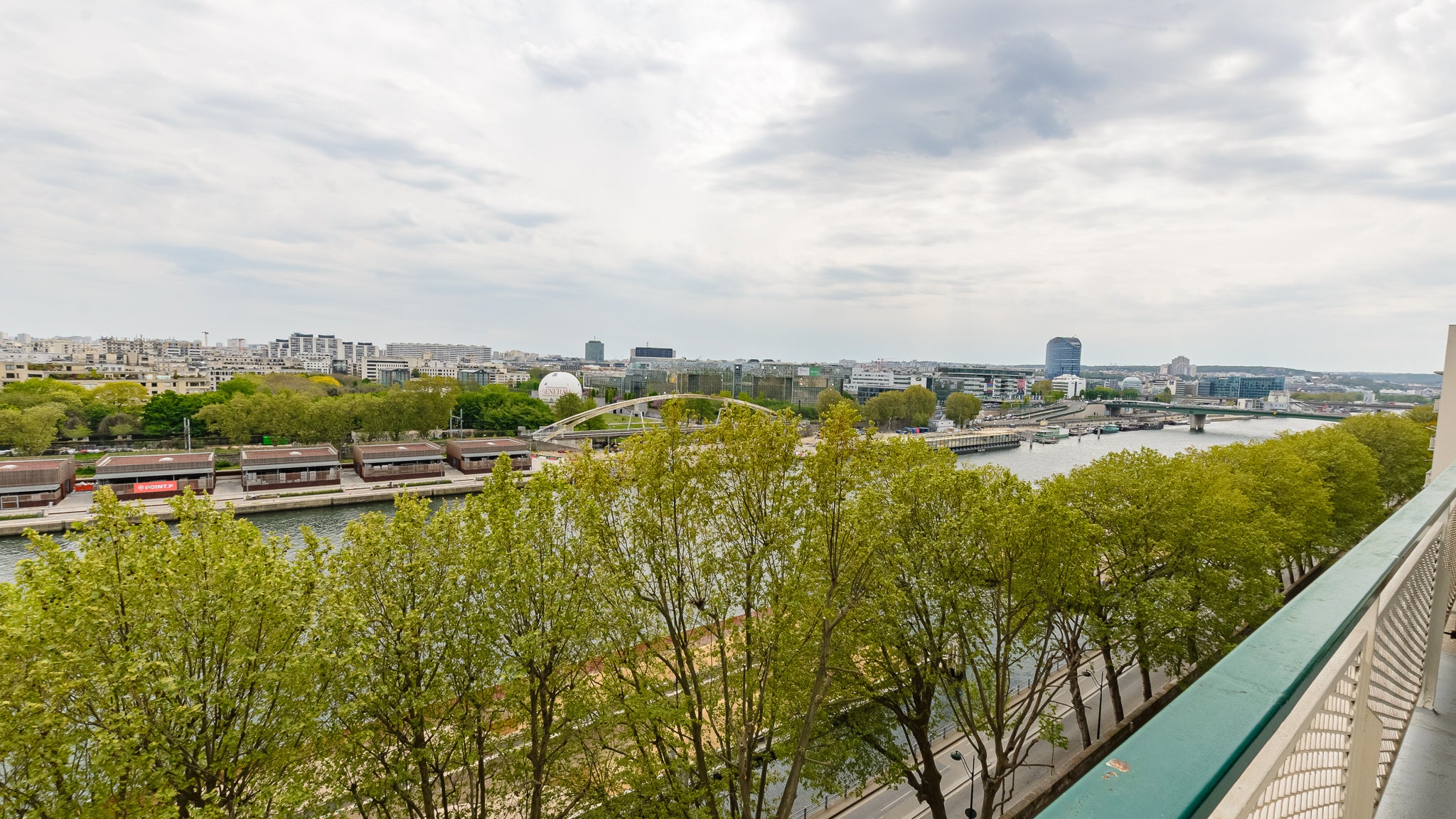 Flat Quai Louis Blériot in Paris