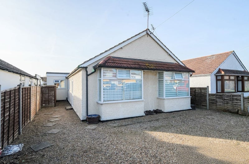 Room Elmshott Lane in Slough