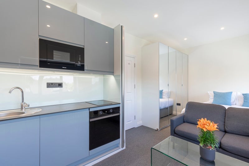 Flat Friary Road in Greater London