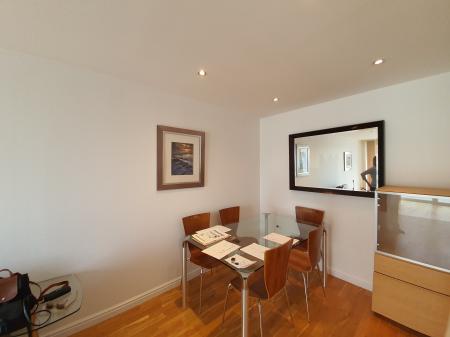 Flat Prince Regent Road in Greater London