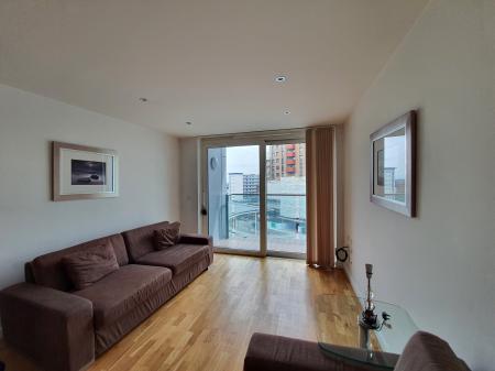 Flat Prince Regent Road in Greater London
