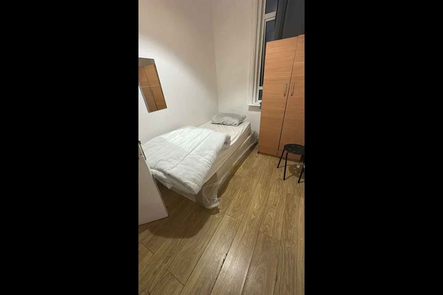 Room Melrose Avenue in Greater London
