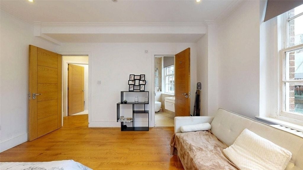 Flat Harrowby Street in City of Westminster