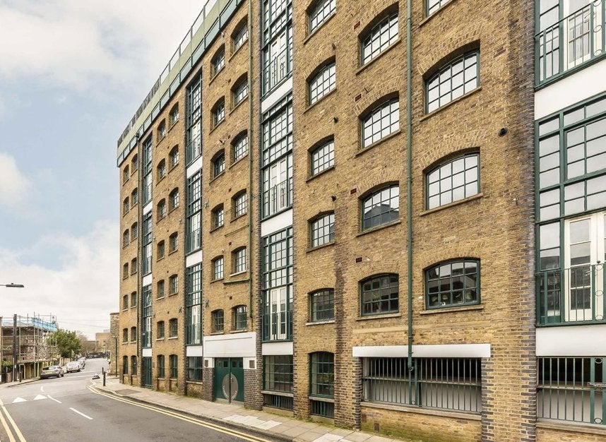 Flat Deal Street in Greater London
