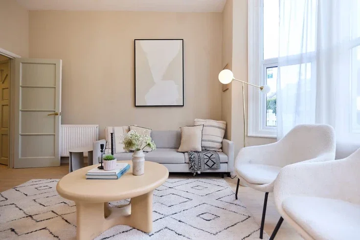 Flat Tubbs Road in Greater London