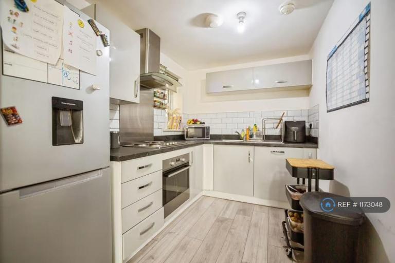 Flat Richmer Road in Greater London
