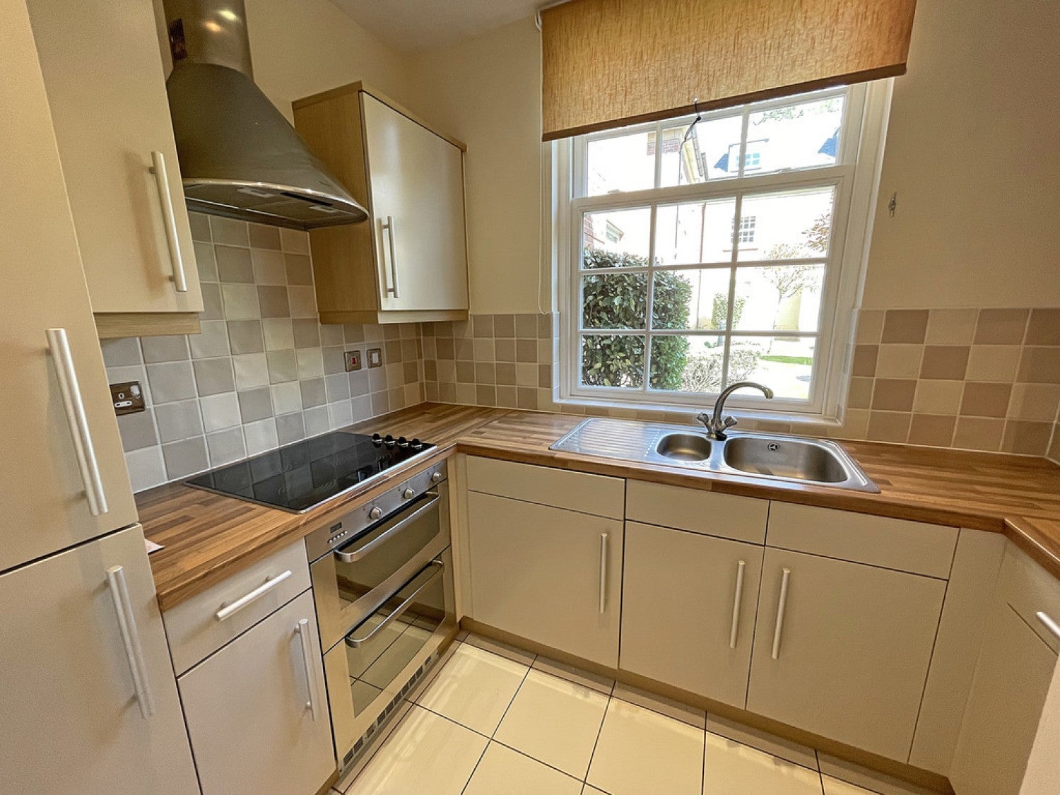Flat John Cullis Gardens in Royal Leamington Spa