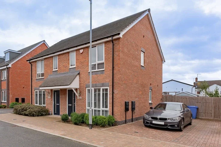 House Mayflower Drive in East Staffordshire