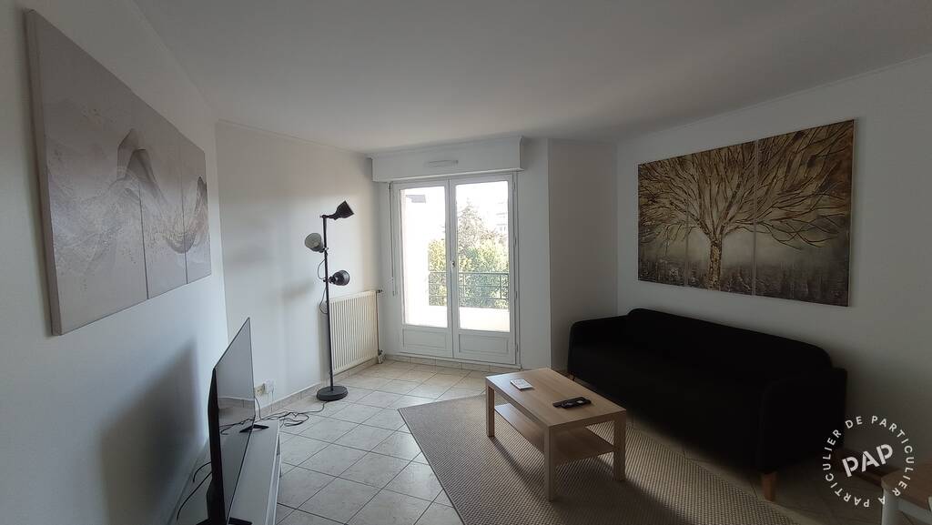 Flat Place de la Fontaine in Cergy