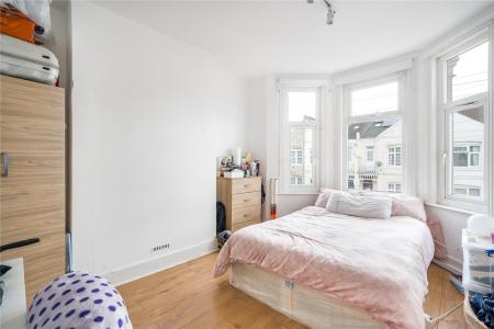 Flat Chesterfield Gardens in Greater London