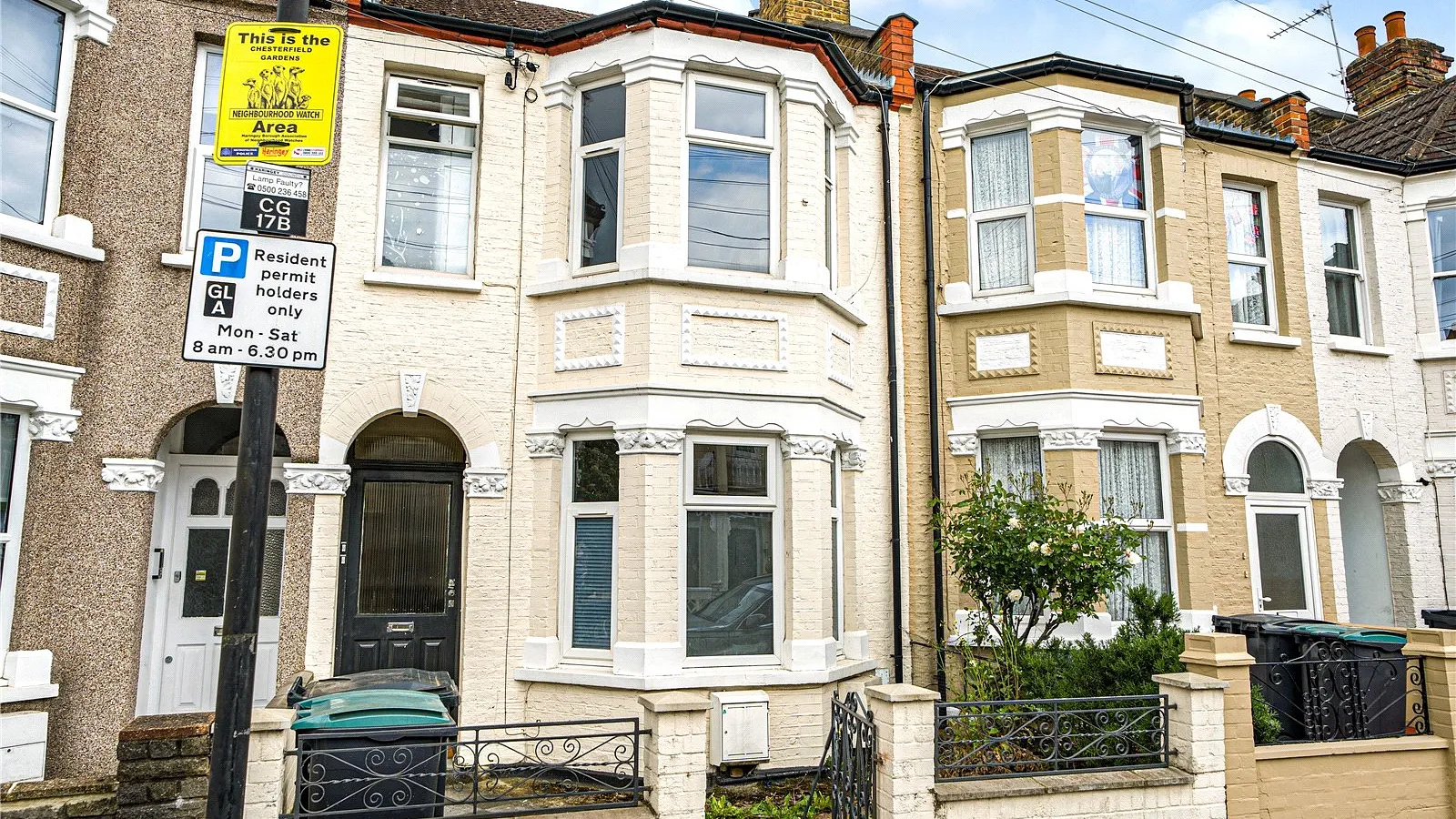 Flat Chesterfield Gardens in Greater London