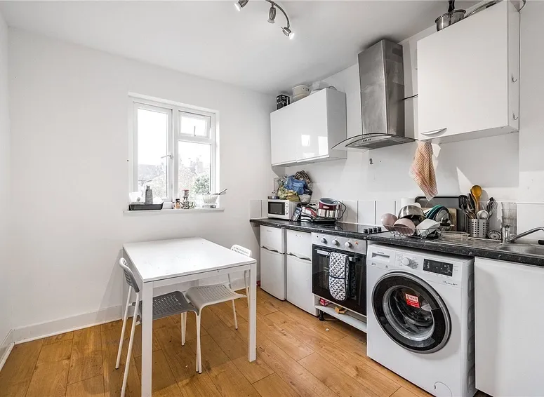Flat Chesterfield Gardens in Greater London