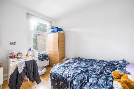 Flat Chesterfield Gardens in Greater London