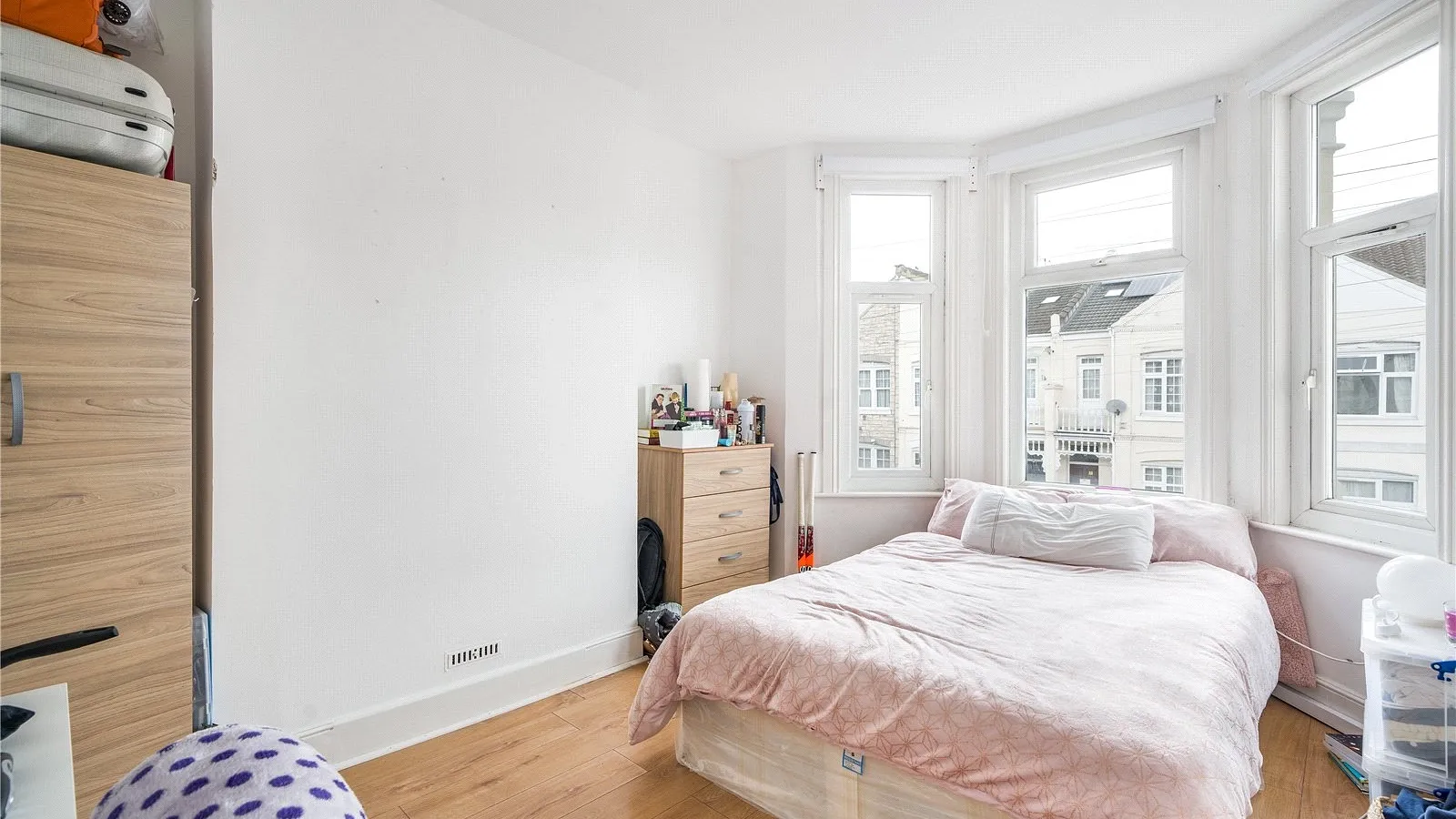 Flat Chesterfield Gardens in Greater London