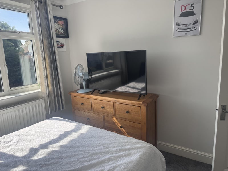 Room Packmores Road in Greater London