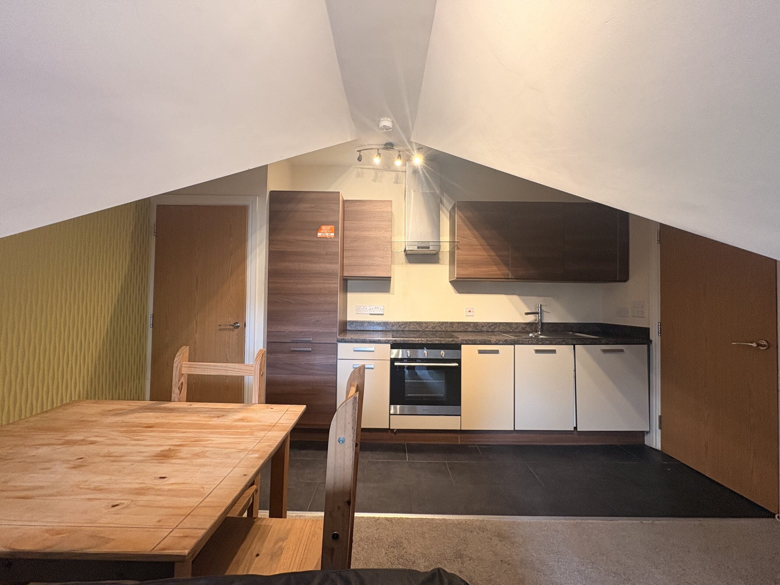 Flat Ninian Road in Cardiff