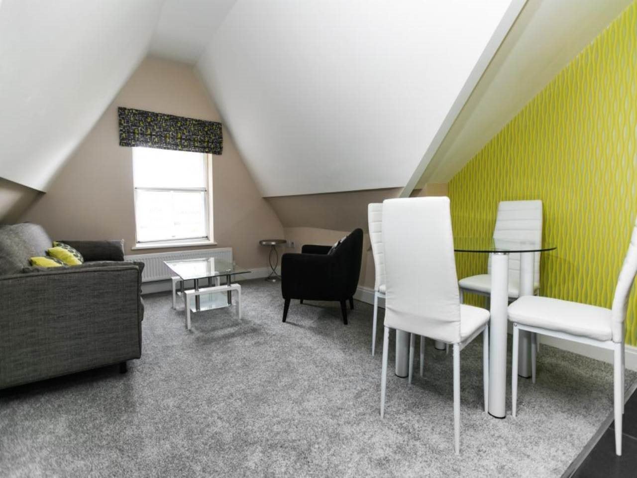 Flat Ninian Road in Cardiff