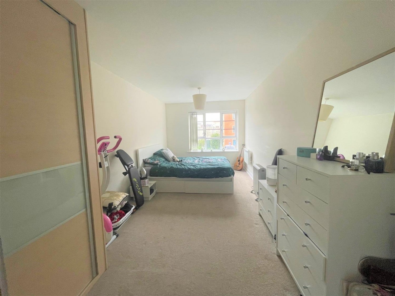 Flat Wallis Square in Rushmoor
