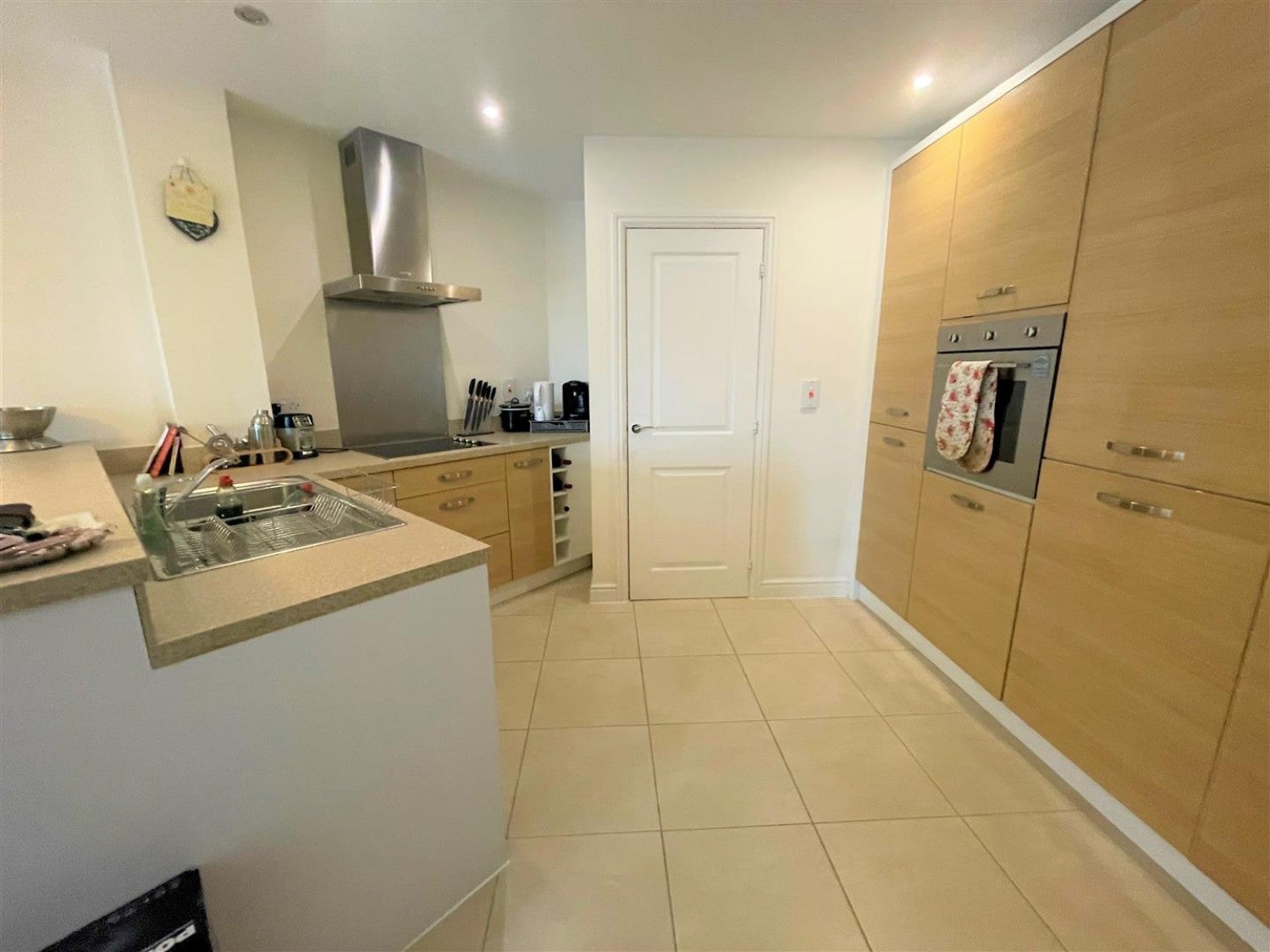 Flat Wallis Square in Rushmoor