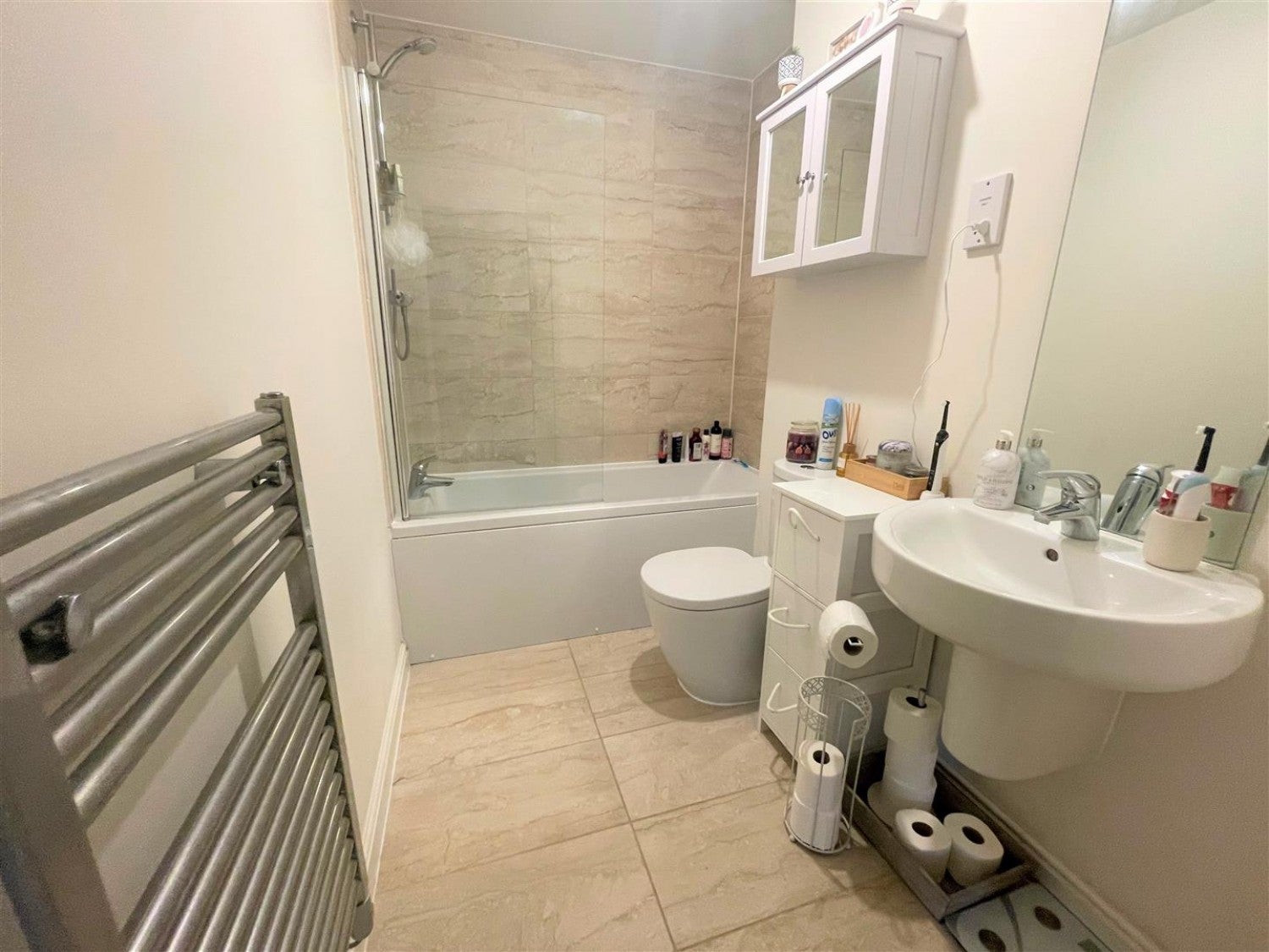 Flat Wallis Square in Rushmoor
