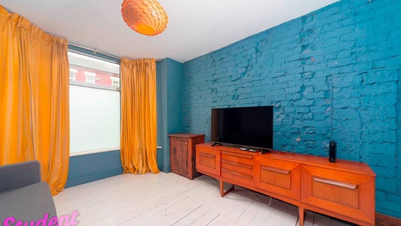Room Ruskin Avenue in Manchester